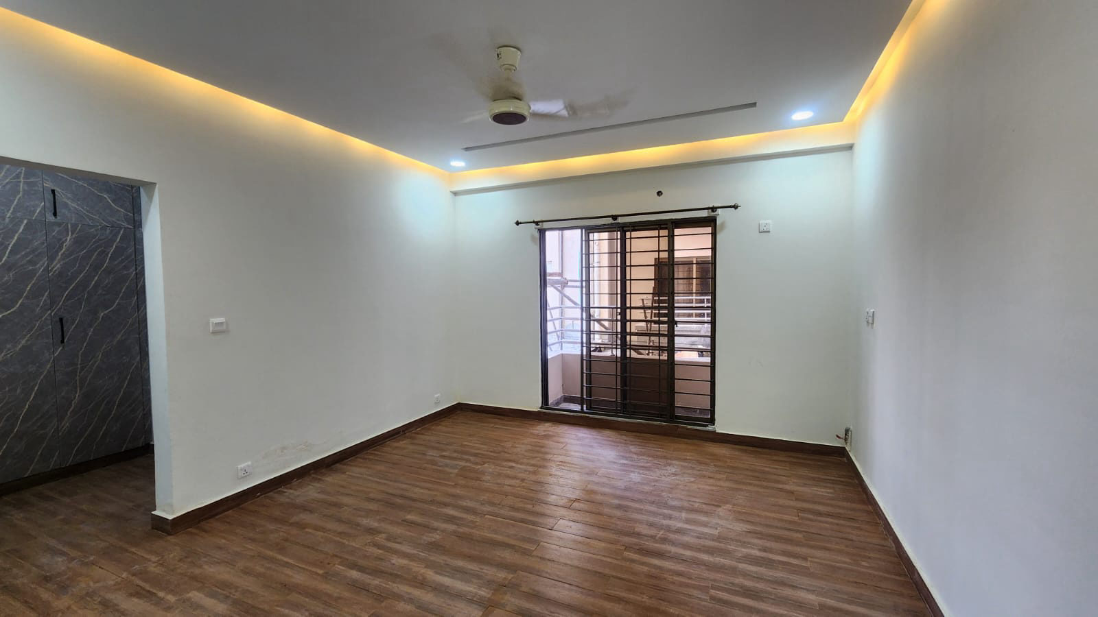 ASKARI APARTMENT TOWERE 4, DHA-5