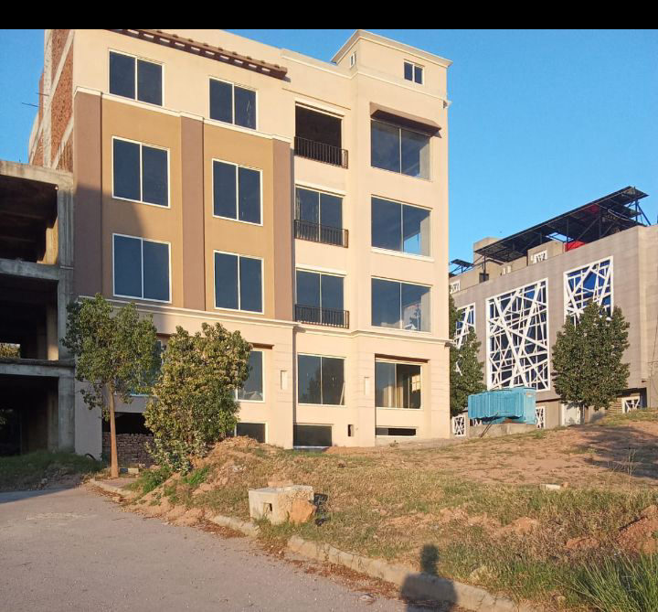 8 Marla commercial building